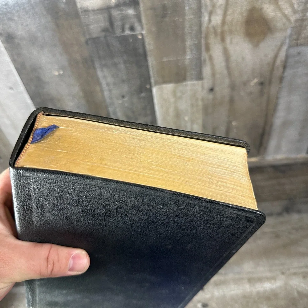 Naves Topical Bible A Digest of the Holy Scriptures Indexed 1962 Southwestern